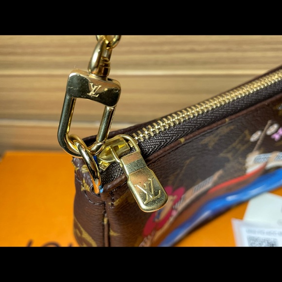 Louis Vuitton Mini Pochette Accessoires Italy Christmas Animation Limited Ed - Picture 3 of 10